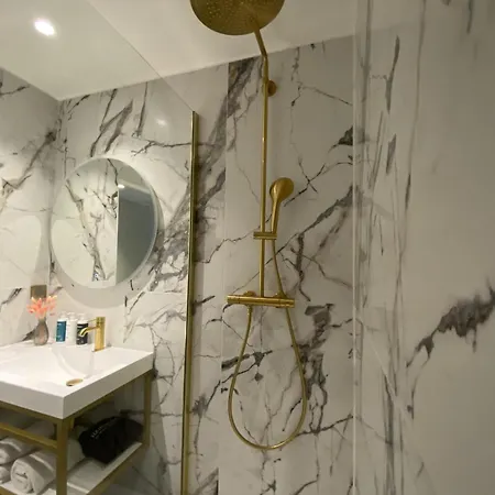 Western Le Moderne Hotel 4*