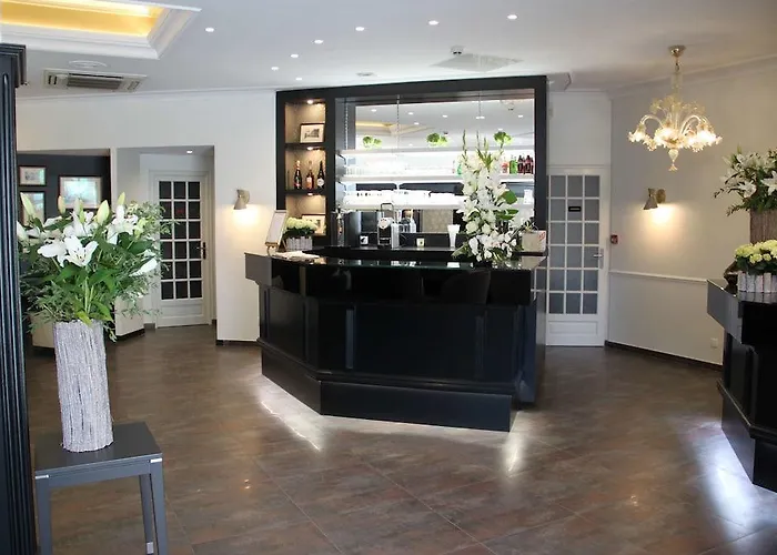 Western Le Moderne Szálloda