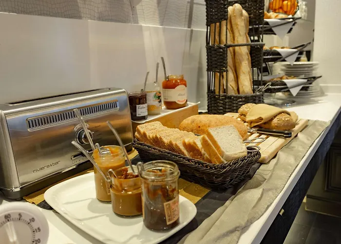 Western Le Moderne 4* Caen