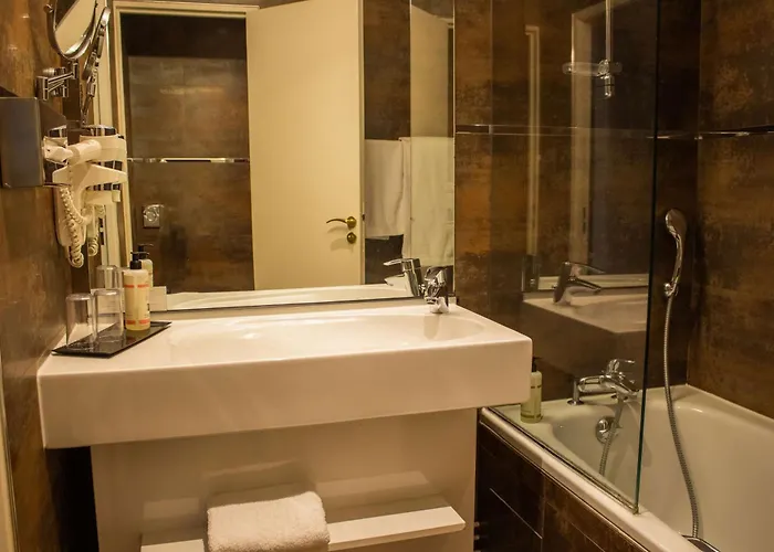 Western Le Moderne מלון קאין