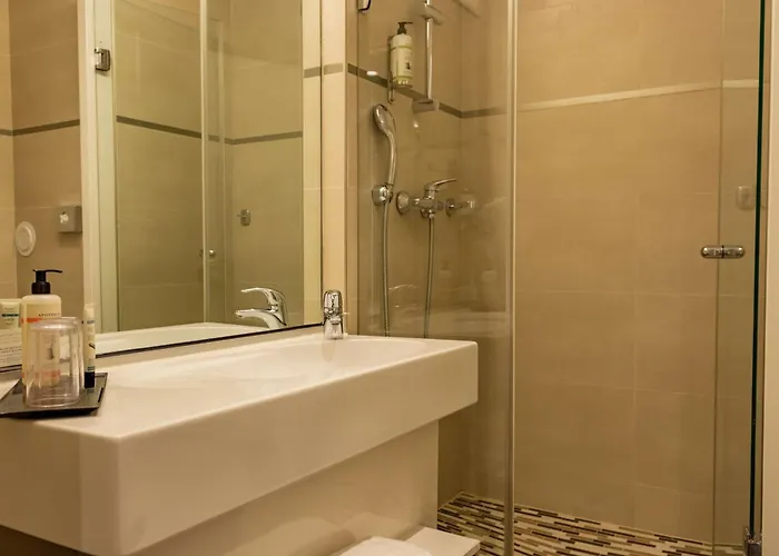 מלון Western Le Moderne קאין